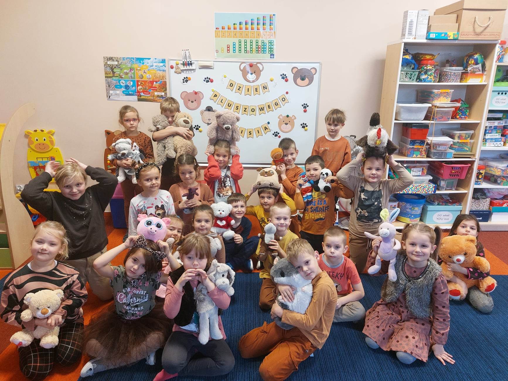 Światowy Dzień Pluszowego Misia w przedszkolu.
