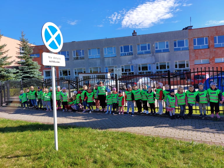 Projekt edukacyjny  “Dobrzy kierowcy rosną z nami”.