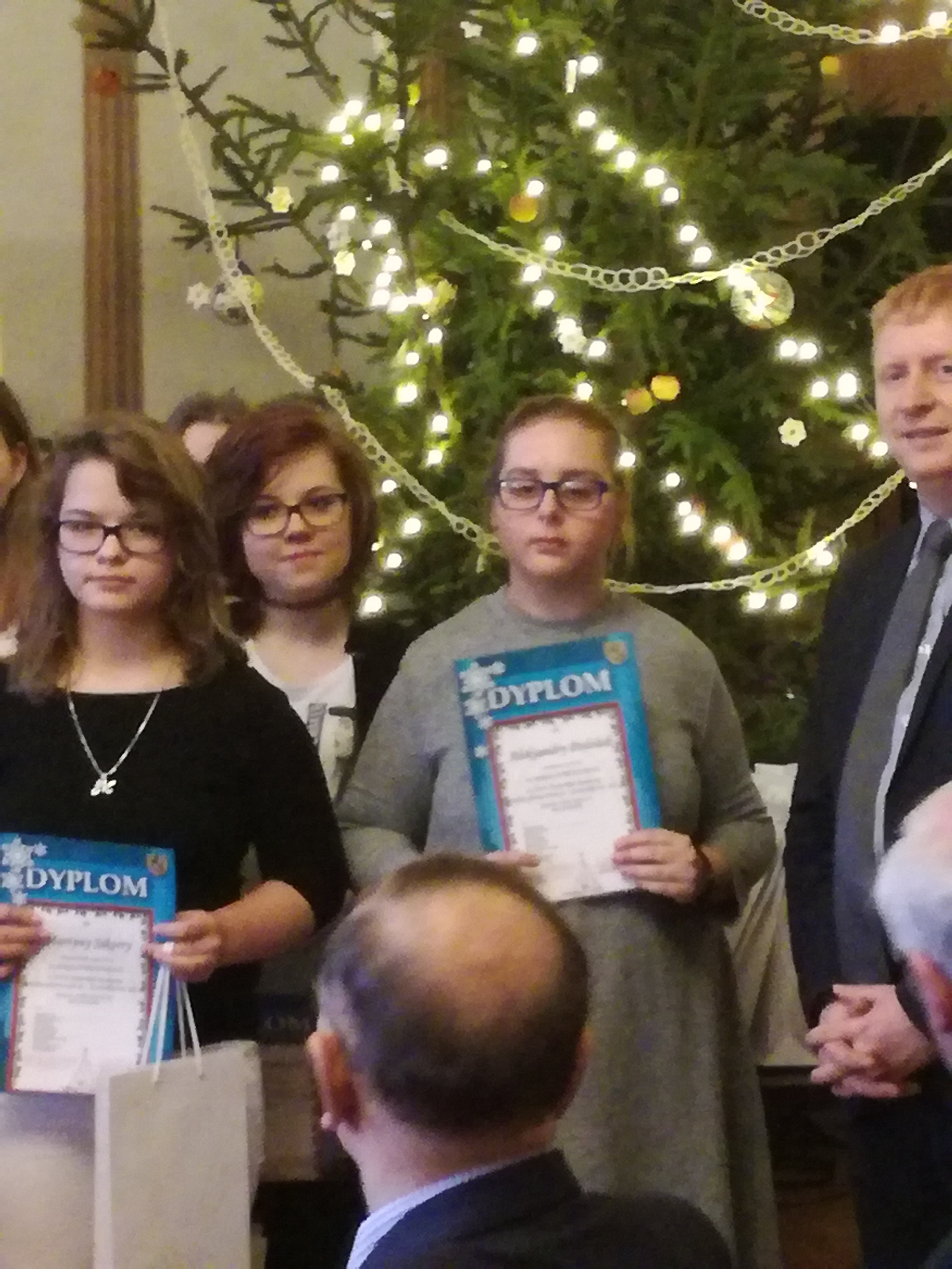 Sukcesy uczennic gimnazjum z Gniewina w XXIII konkursie plastyczno-literackim 