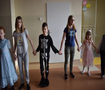 Bal karnawałowy klas młodszych. zdjecie 98