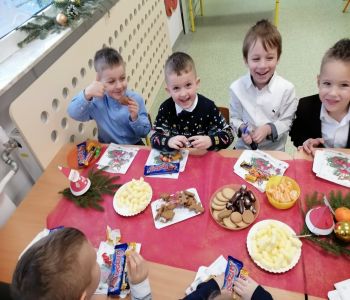 Wigilia w Punkcie Przedszkolnym 2020r. zdjecie 55