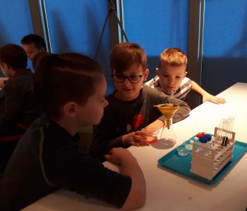 Warsztaty klas trzecich w Centrum Nauki Experyment  zdjecie 4