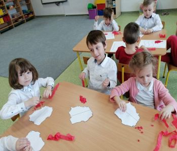 Dzień Flagi w przedszkolu. zdjecie 14