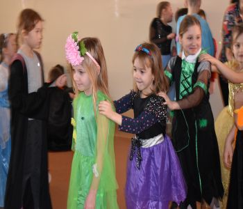 Bal karnawałowy klas młodszych. zdjecie 48