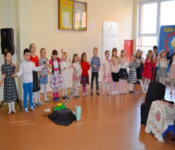 Dzień Babci i Dziadka w klasach zerowych. zdjecie 5