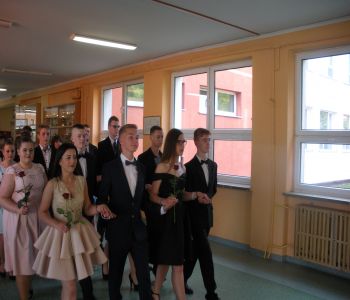 Bal gimnazjalny 2017 zdjecie 17