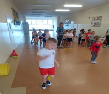 Wiosenne zmagania klas zerowych. zdjecie 15