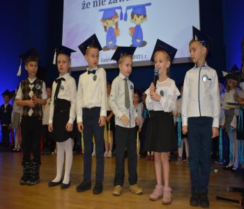 Ślubowanie klas pierwszych. zdjecie 13