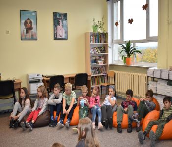Klasy trzecie ze „Swojakami” odkrywały magię natury. zdjecie 8