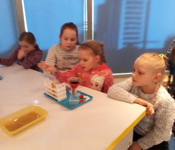 Warsztaty klas trzecich w Centrum Nauki Experyment  zdjecie 1