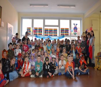 Bal karnawałowy klas młodszych. zdjecie 37