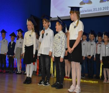 Ślubowanie klas pierwszych. zdjecie 29
