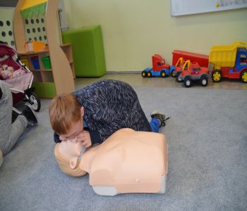 Bicie rekordu w  jednoczesnym prowadzeniu resuscytacji. zdjecie 4