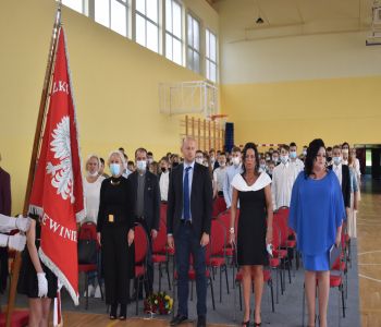 Uroczyste rozpoczęcie roku szkolnego 2021/2022 zdjecie 7