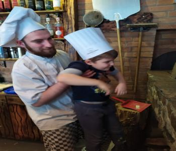 Warsztaty przygotowywania i wypieku pizzy dla Przedszkolaków. zdjecie 23