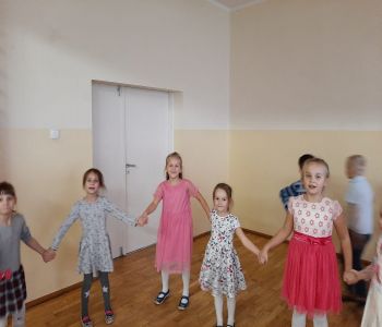 Zabawa andrzejkowa klas I-III. zdjecie 16
