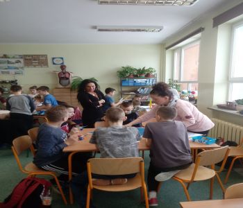 ŹRÓDEŁKO W SZKOLE - AKTYWNI UCZNIOWIE I RODZICE zdjecie 6