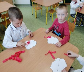 Dzień Flagi w przedszkolu. zdjecie 15