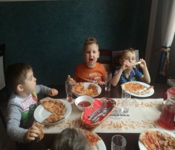 Warsztaty przygotowywania i wypieku pizzy dla Przedszkolaków. zdjecie 18