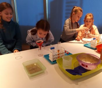 Warsztaty klas trzecich w Centrum Nauki Experyment  zdjecie 3