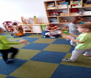 Zajączek wielkanocny w przedszkolu. zdjecie 2
