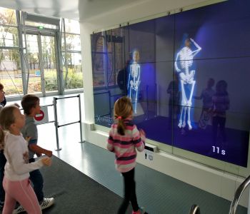 Wycieczka kl. 1A do Centrum Nauki Eksperyment. zdjecie 9