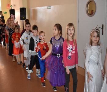 Bal karnawałowy klas młodszych. zdjecie 6