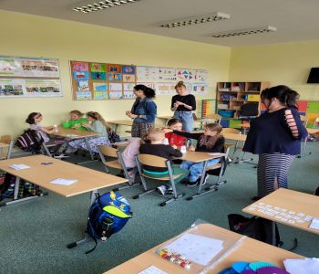 Mistrz tabliczki mnożenia w klasie 2b - lekcja otwarta. zdjecie 5