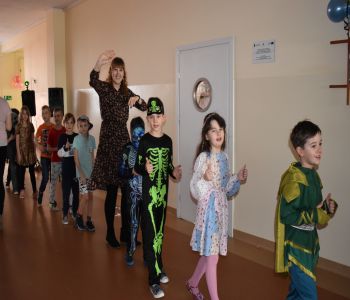 Bal karnawałowy klas młodszych. zdjecie 15