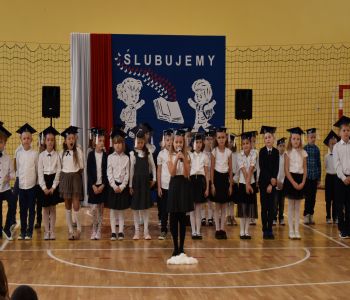Ślubowanie pierwszoklasistów. zdjecie 1