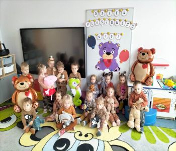 Światowy Dzień Pluszowego Misia w przedszkolu. zdjecie 5