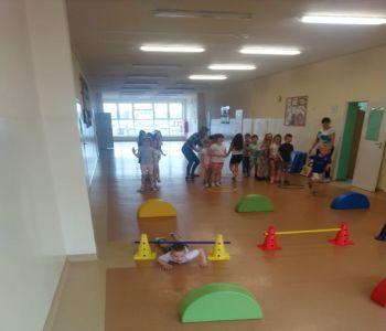 Wiosenne zmagania klas zerowych. zdjecie 1