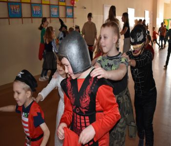 Bal karnawałowy klas młodszych. zdjecie 68