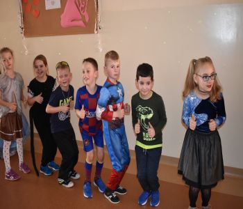 Bal karnawałowy klas młodszych. zdjecie 20