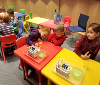 Wycieczka kl. 1A do Centrum Nauki Eksperyment. zdjecie 94