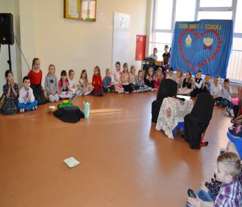 Dzień Babci i Dziadka w klasach zerowych. zdjecie 3