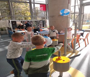 Wycieczka kl. 1A do Centrum Nauki Eksperyment. zdjecie 136