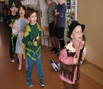 Bal karnawałowy klas młodszych. zdjecie 34