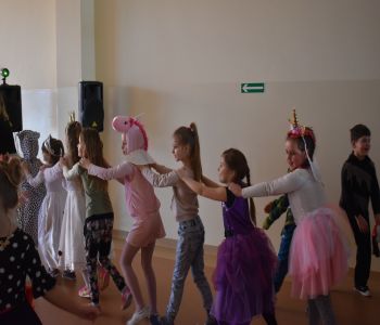 Bal karnawałowy klas młodszych. zdjecie 55