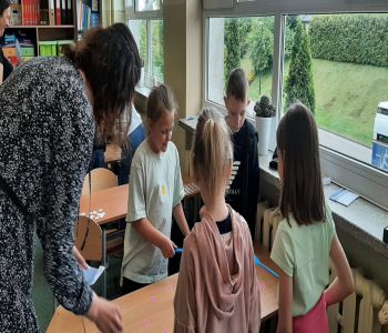 Mistrz tabliczki mnożenia w klasie 2b - lekcja otwarta. zdjecie 6