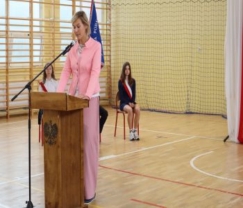 Klasy młodsze powitały wiosnę. 10