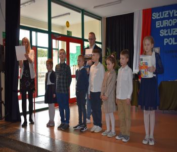   Laureaci konkursów związanych z patronem Szkoły Podstawowej w Gniewinie- Gabrielem Narutowiczem zdjecie 6