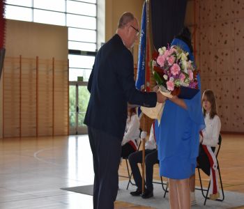 Moc życzeń w podziękowaniu za pracę na stanowisku dyrektora. zdjecie 2