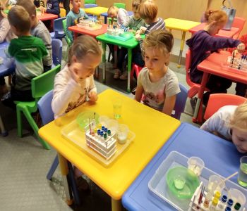 Wycieczka kl. 1A do Centrum Nauki Eksperyment. zdjecie 79