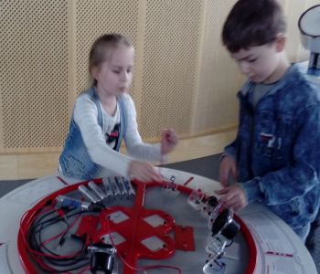 Warsztaty klas trzecich w Centrum Nauki Experyment  zdjecie 7