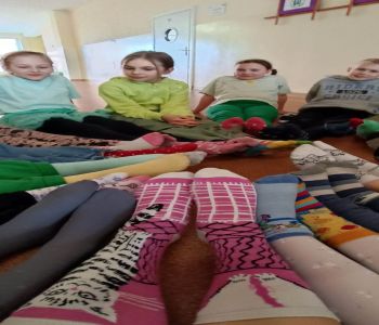 Dzień kolorowych skarpetek. zdjecie 0