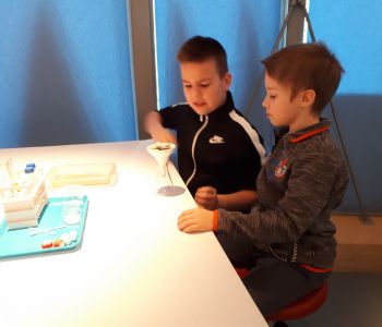 Warsztaty klas trzecich w Centrum Nauki Experyment  zdjecie 6