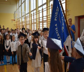 Ślubowanie pierwszoklasistów. zdjecie 6