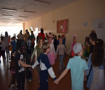 Bal karnawałowy klas młodszych. zdjecie 85