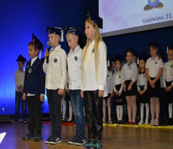 Ślubowanie klas pierwszych. zdjecie 27